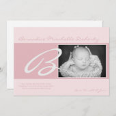 5x7 BabyGirlピンクのイニシャル写真の誕生のお知らせ 案内状 (正面/裏面)