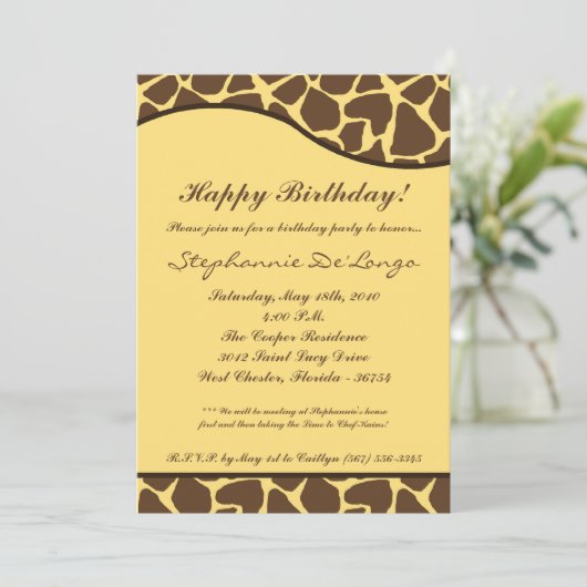 5x7 Brown Giraffeプリント誕生日パーティーへの招待 招待状 (スタンド正面)
