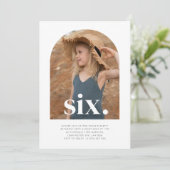 6つのアーチ型フォト誕生日 招待状 (スタンド正面)