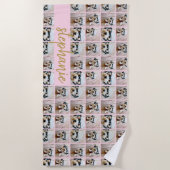 6つ以上のフォトコラージピンクと金ゴールドスクリプト名 ビーチタオル (正面)