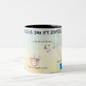 6シンボルや象徴密かに猫マグカップ ツートーンマグカップ (中央)