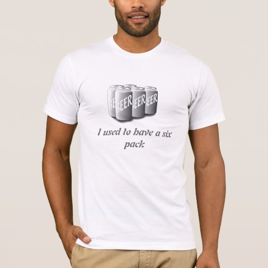 6パックのティーを持っているのに使用される Tシャツ (正面)