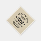 6パーソナライズされたヴィンテージ60歳の誕生日パーティー スタンダードカクテルナプキン (角)