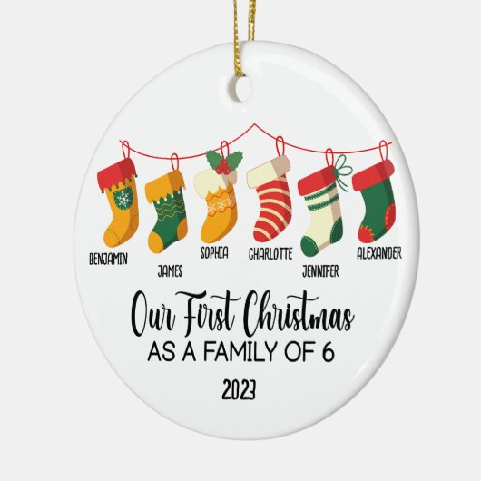 6人の初めてのクリスマスの名前をカスタムする セラミックオーナメント (左)