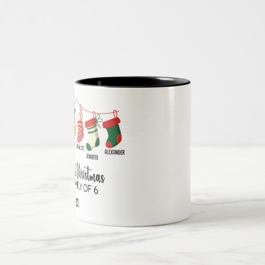 6人の初めてのクリスマスの名前をカスタムする ツートーンマグカップ (中央)