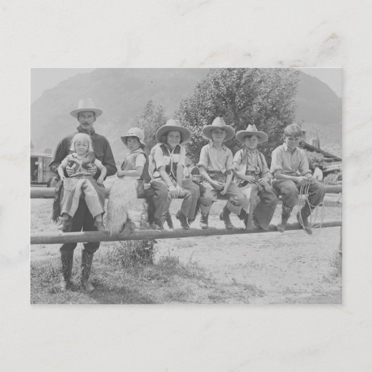 6人の子供を持つラリーLarom ポストカード (正面)