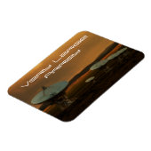 6個の衛星が一列に並び、非常に大きなアレイ マグネット (左側)