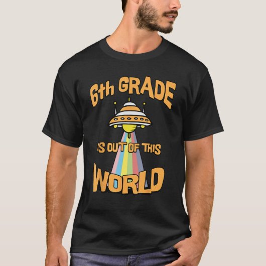 6年生が世界のエイリアン宇宙船Kから Tシャツ (正面)