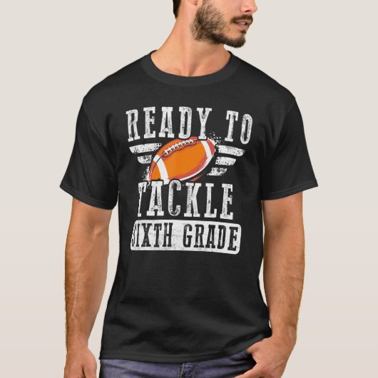 6年生のサッカーボールに戻る準備ができている Tシャツ (正面)