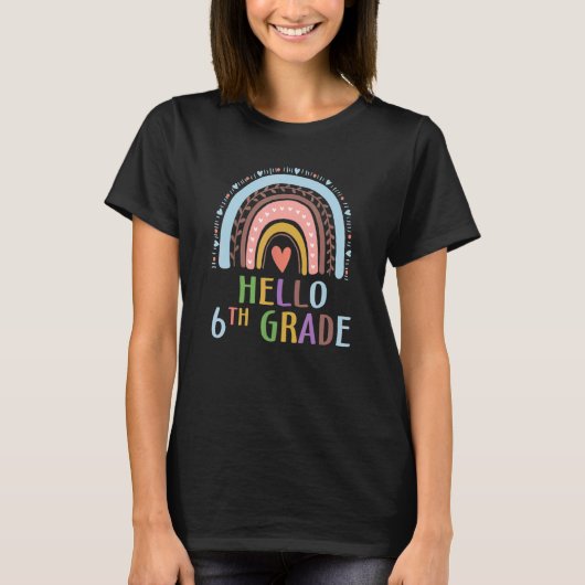 6年生の先生 こんにちは 虹色のカラフルな初めての登校日 Tシャツ (正面)