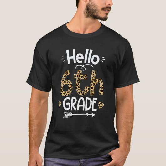 6年生ヒョウ柄先生 向けの生徒のBack To S Tシャツ (正面)