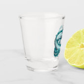 6月の誕生石龍：パール ショットグラス (左)