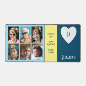 6枚の写真引用文名前を追加イニシャル青い黄色 デスクマット (正面)