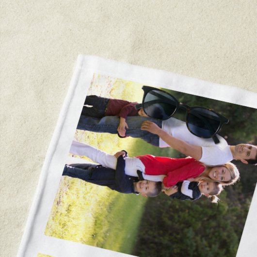 6枚モダンの写真と青のコラージュ ビーチタオル (インサイチュ)