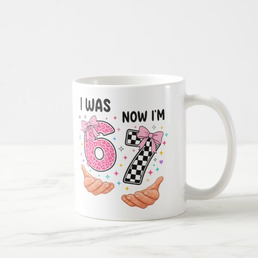 6歳から7歳へ かわいい誕生日の数字 コーヒーマグカップ (右)