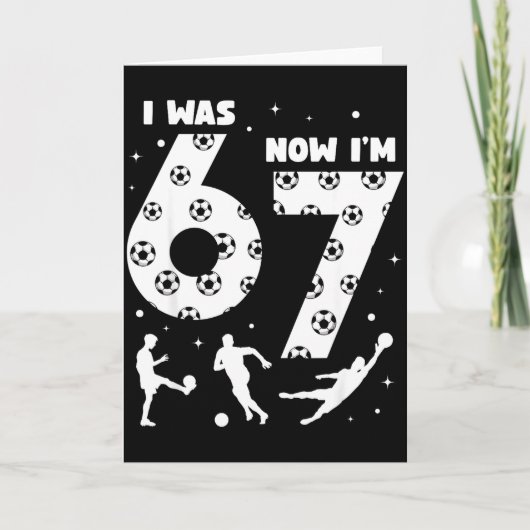 6歳から7歳へ!サッカー好きキッズの7歳の誕生日おめでとう カード (正面)