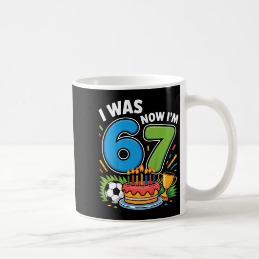 6歳から7歳へ サッカー 67歳 1 コーヒーマグカップ (右)