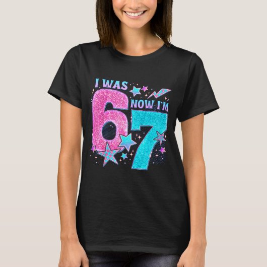 6歳から7歳へ！誕生日おめでとう Funny 7th Birthday Gir Tシャツ (正面)