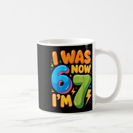 6歳から7歳へ！7歳の誕生日おめでとう少年少女 コーヒーマグカップ (右)