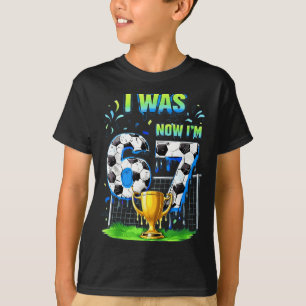 6歳だったのに今はサッカー67 67でドリップするミーム Tシャツ