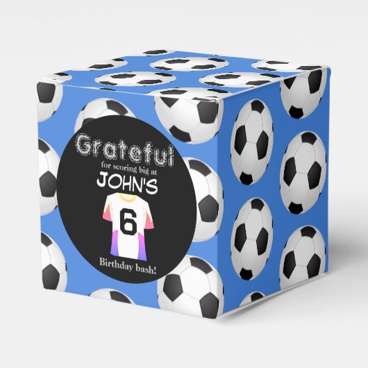 6歳のお祝いをキックスタート フェイバーボックス (正面サイド)