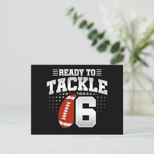 6歳のタックルフットボールパーティー 子供の6歳の誕生日 ポストカード (スタンド正面)