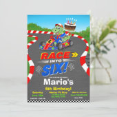 6歳の誕生日ダイナソーレース カー レディ セット 招待状 (スタンド正面)