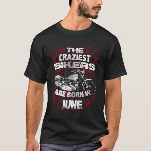 6熱狂する月の誕生日生まれMotorcycのバイクもしくは自転車に乗る人 Tシャツ (正面)