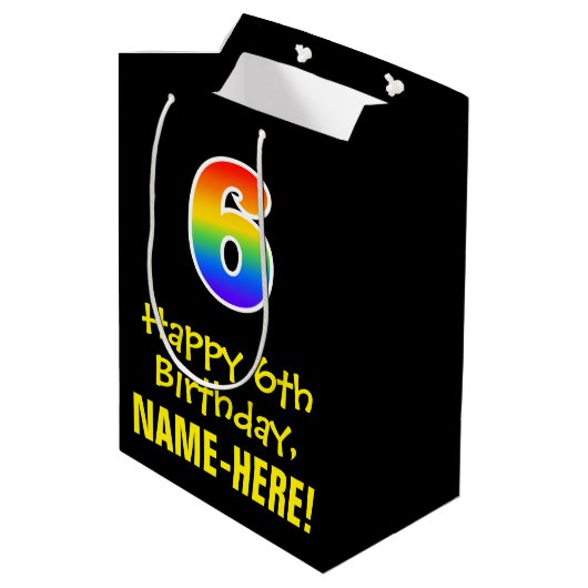 6誕生日:おもしろい、はっきりした、カラフルレインボー「6」 ミディアムペーパーバッグ (裏面アングル)