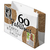 60と素晴らしい金ゴールドグリッター2写真60誕生日 ラージペーパーバッグ (正面アングル)