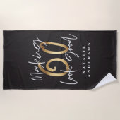 60の外観を良くする金ゴールド誕生祝い ビーチタオル (正面)