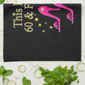 60位素晴らし誕生日DIVAデザイン キッチンタオル (折り畳み)