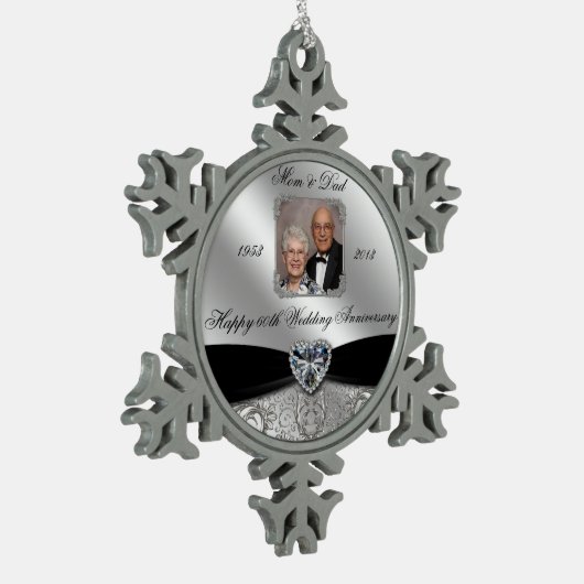 60周年記念写真結婚スノーフレークオーナメント スノーフレークピューターオーナメント (左)