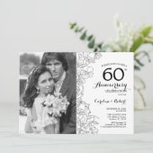 60周年記念 フォト付き - 白 黒 花模様 招待状 (スタンド正面)