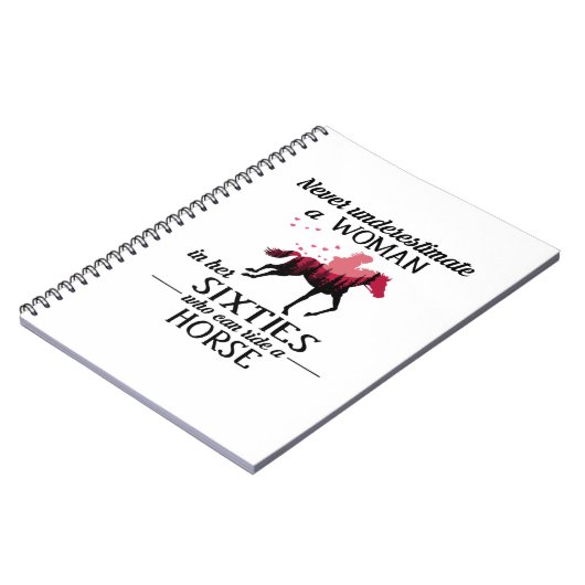 60年代の女性の乗馬を決して過小評価しない ノートブック (左側)