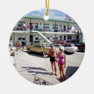 60年代の残りの入江のモーテル セラミックオーナメント