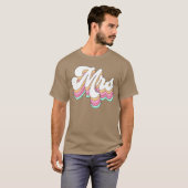 60年代70年代の未来の花嫁のための新しいブライズシャワー Tシャツ (正面フル)