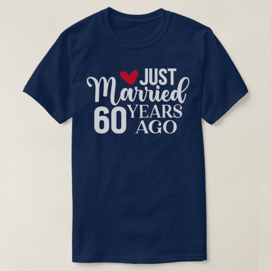 60年前に入籍しました 60周年結婚記念日のお揃い Tシャツ (デザイン正面)