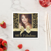60歳と素晴らしい金ゴールドブラックダマスク60誕生日 スタンダードカクテルナプキン (インサイチュ)