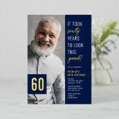 60歳のフォトブルーと金ゴールド60歳の誕生日パ実在ーティ 箔招待状 (立ち正面)
