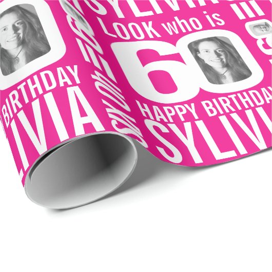 60歳の誕生日のピンク色の写真で、60歳のカスタム ラッピングペーパー (ロールコーナー)