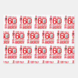 60歳の誕生日の赤い白のルック60カスタムの写真名 ラッピングペーパーシート