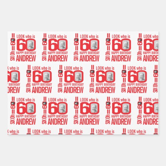 60歳の誕生日の赤い白のルック60カスタムの写真名 ラッピングペーパーシート (正面)