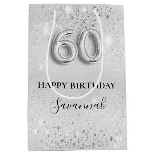 60歳の誕生日の銀グリッターダストモノグラム ミディアムペーパーバッグ (正面)