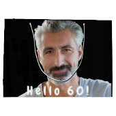 60歳の誕生日カスタム写真白黒 ラージペーパーバッグ (裏面)