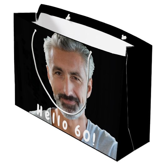 60歳の誕生日カスタム写真白黒 ラージペーパーバッグ (裏面アングル)