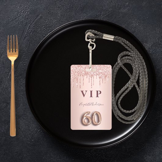 60歳の誕生日バラ金ゴールドはピンク色に乾く バッジ