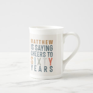 60歳の誕生日パーティーのデコールまたは誕生日の贈り物の骨 ボーンチャイナマグカップ