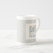 60歳の誕生日パーティーの装飾または誕生日プレゼント ボーンチャイナマグカップ (正面右)