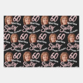 60歳の誕生日フォトピンクの白黒包装 ラッピングペーパーシート (正面)